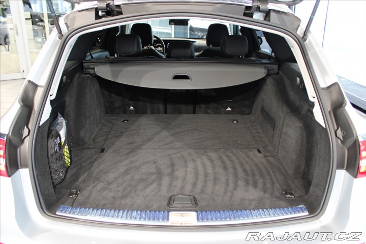 Mercedes-Benz E 220d 4Matic Avantgarde 2023