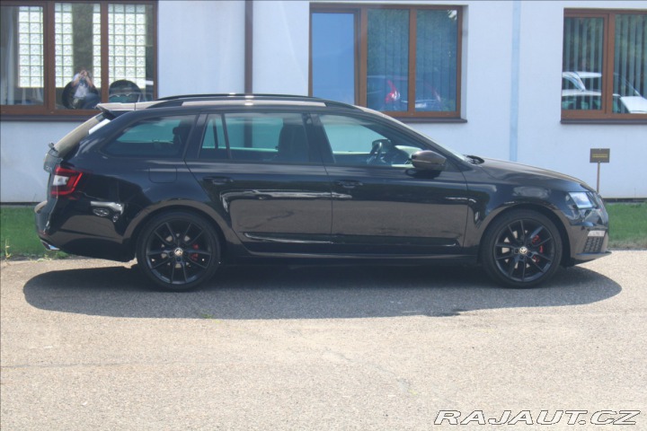 Škoda Octavia 2,0 TDi RS Challenge+Kame 1800