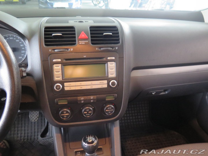 Volkswagen Jetta 1.6i,klima,2xkola,servis 2007