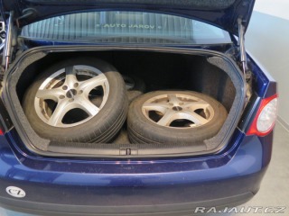 Volkswagen Jetta 1.6i,klima,2xkola,servis 2007