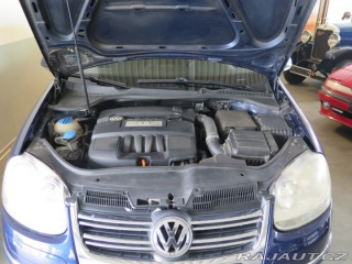Volkswagen Jetta 1.6i,klima,2xkola,servis 2007