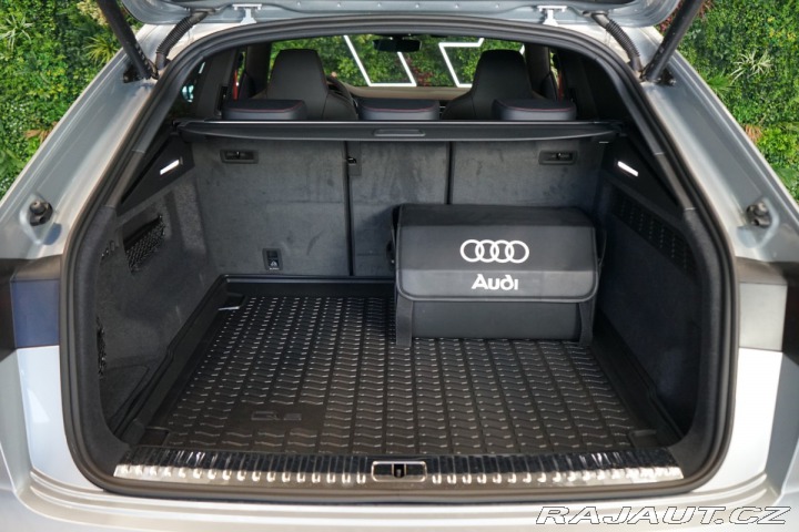 Audi Q8 TAŽNÉ*NEZ.TOP*CZ*VZDUCH* 2025