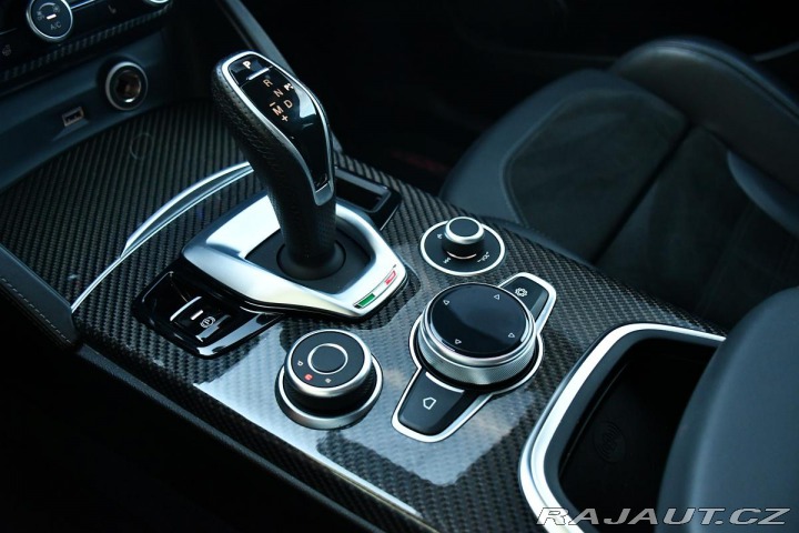 Alfa Romeo Stelvio VELOCE Ti Q4 2.0 REZERVAC 2021