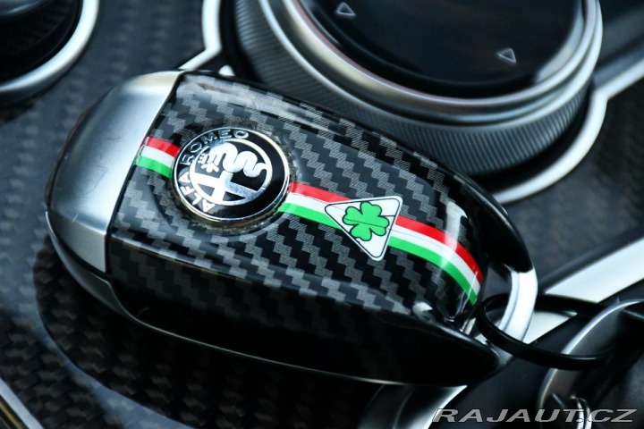 Alfa Romeo Stelvio VELOCE Ti Q4 2.0CARBON CA 2021