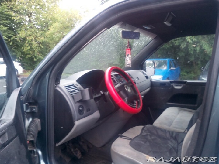 Volkswagen Transporter T5 2.5 TDI 2004