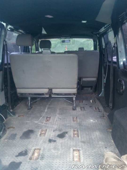 Volkswagen Transporter T5 2.5 TDI 2004
