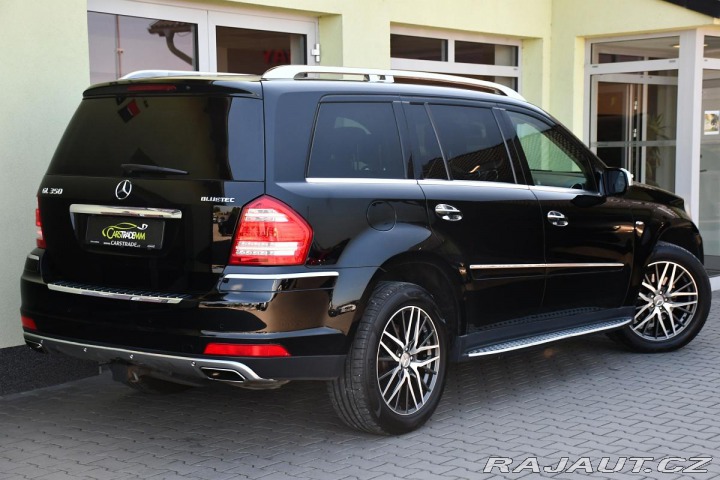 Mercedes-Benz GL 350BT 4M PANO H/K TAŽNÉ 7 2010