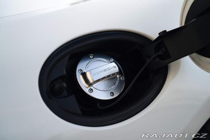 Porsche Cayman GT4 Clubsport, Approved 2016