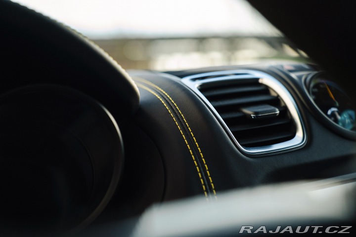 Porsche Cayman GT4 Clubsport, Approved 2016