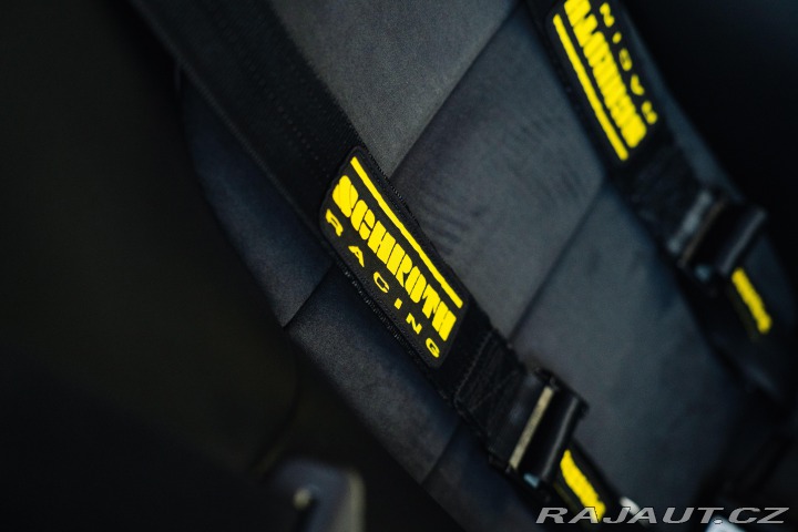 Porsche Cayman GT4 Clubsport, Approved 2016