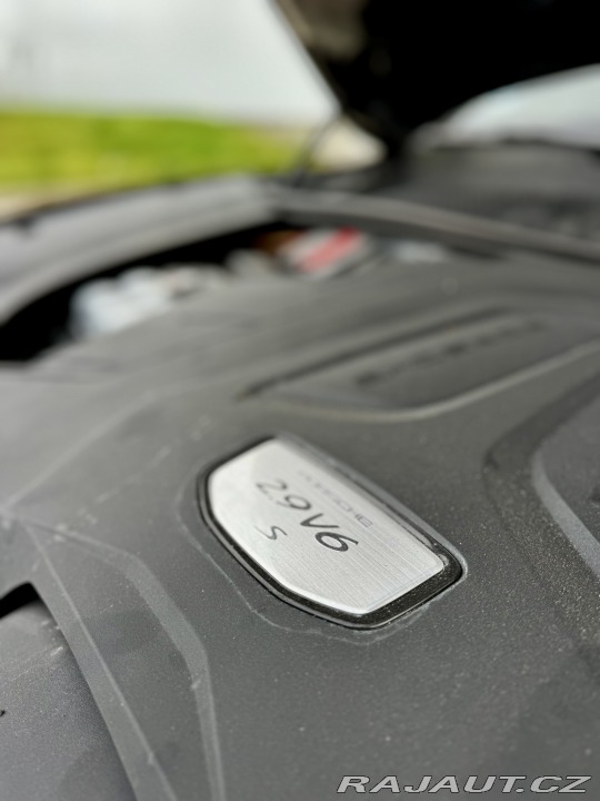 Porsche Cayenne S, 2018, 98t km, tažné 2018