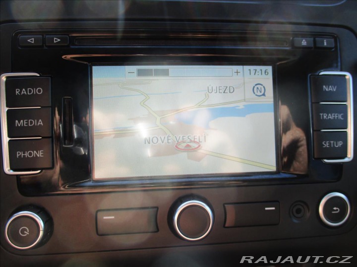 Volkswagen Touran 1,2 TSi 77kw Tažné, GPS, 2012