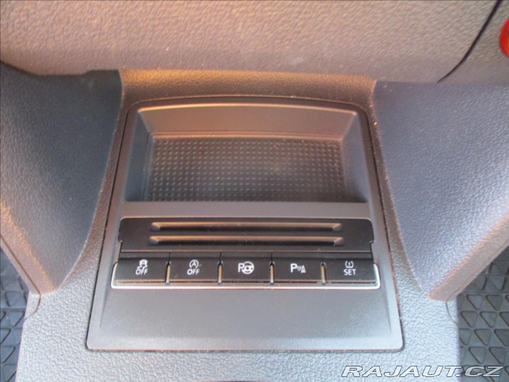 Volkswagen Touran 1,2 TSi 77kw Tažné, GPS, 2012