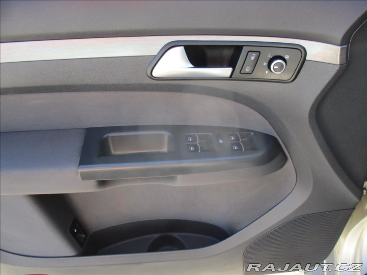 Volkswagen Touran 1,2 TSi 77kw Tažné, GPS, 2012