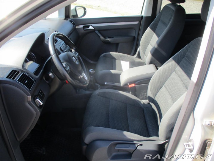 Volkswagen Touran 1,2 TSi 77kw Tažné, GPS, 2012