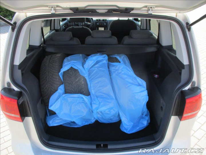 Volkswagen Touran 1,2 TSi 77kw Tažné, GPS, 2012