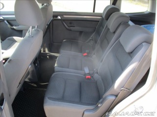 Volkswagen Touran 1,2 TSi 77kw Tažné, GPS, 2012