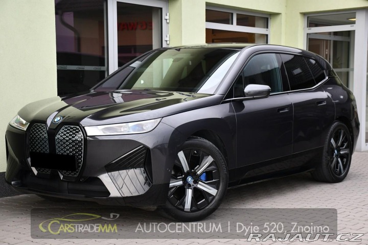 BMW iX xDrive40 H/K TAŽNÉ ČR 2022