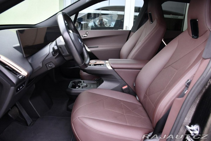 BMW iX xDrive40 H/K TAŽNÉ ČR 2022