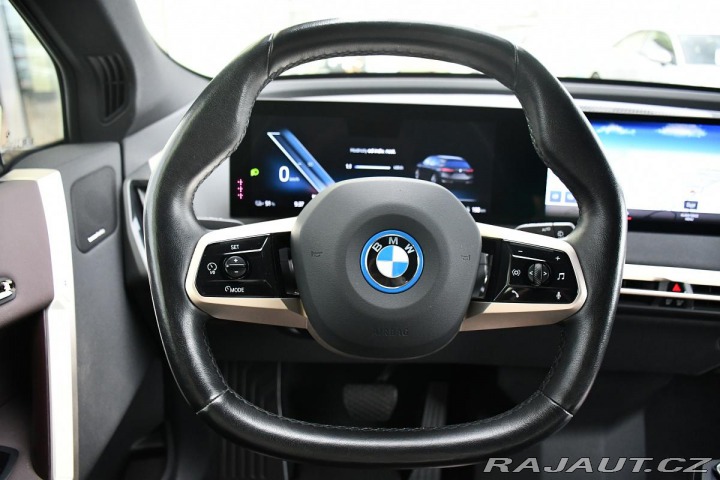 BMW iX xDrive40 H/K TAŽNÉ ČR 2022