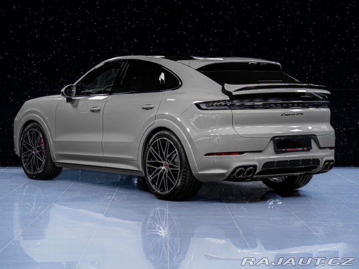 Porsche Cayenne GTS Coupe 2025