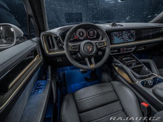 Porsche Cayenne GTS Coupe 2025