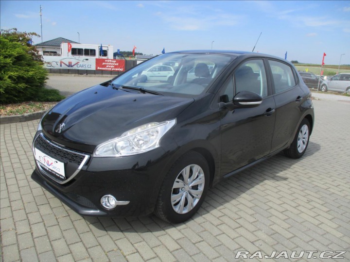 Peugeot 208 1,4 Hdi 50kw LED,Tempomat 2013