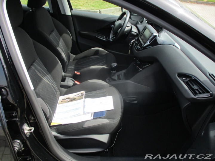 Peugeot 208 1,4 Hdi 50kw LED,Tempomat 2013