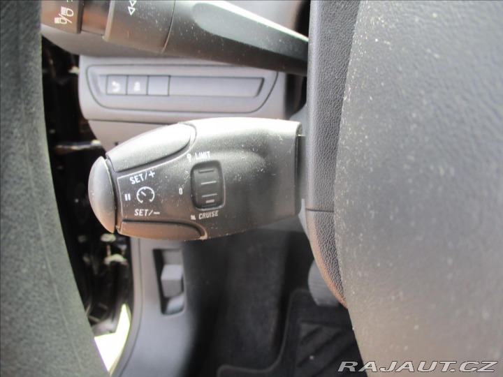 Peugeot 208 1,4 Hdi 50kw LED,Tempomat 2013