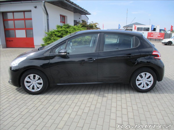 Peugeot 208 1,4 Hdi 50kw LED,Tempomat 2013