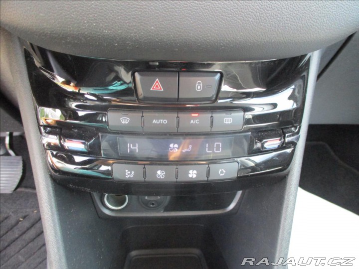 Peugeot 208 1,4 Hdi 50kw LED,Tempomat 2013