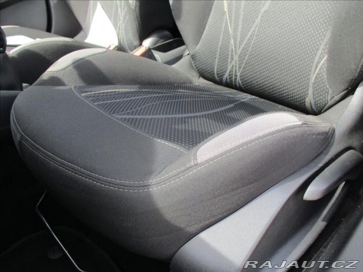 Peugeot 208 1,4 Hdi 50kw LED,Tempomat 2013