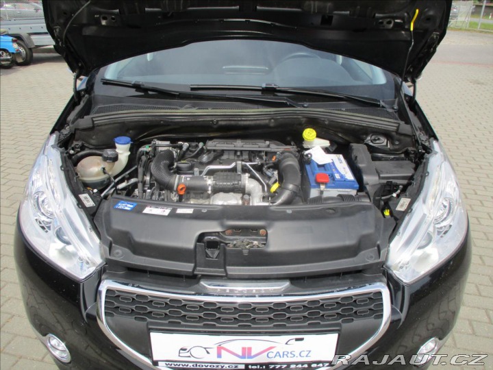 Peugeot 208 1,4 Hdi 50kw LED,Tempomat 2013