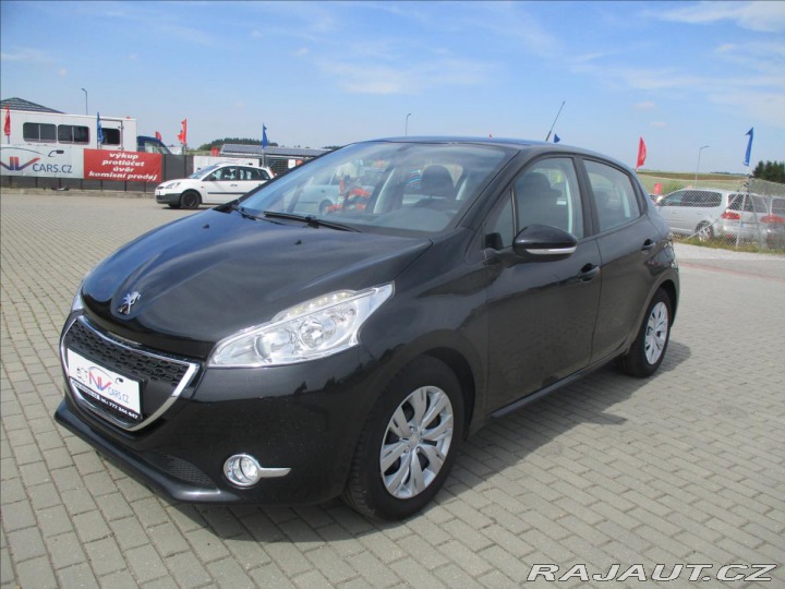 Peugeot 208 1,4 Hdi 50kw LED,Tempomat 2013