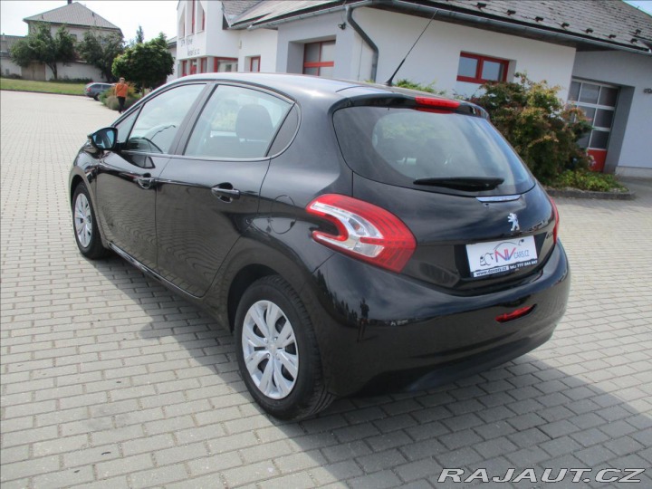 Peugeot 208 1,4 Hdi 50kw LED,Tempomat 2013