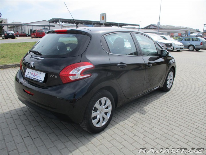 Peugeot 208 1,4 Hdi 50kw LED,Tempomat 2013