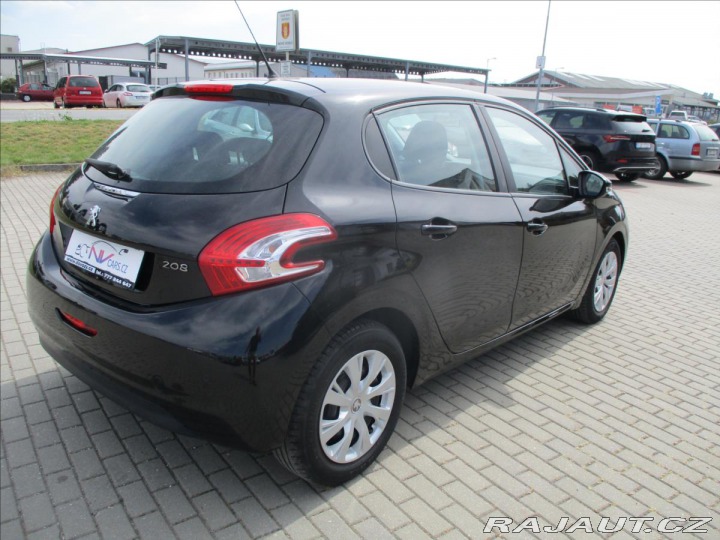Peugeot 208 1,4 Hdi 50kw LED,Tempomat 2013