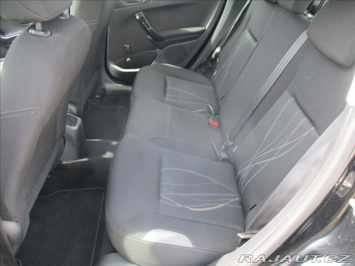 Peugeot 208 1,4 Hdi 50kw LED,Tempomat 2013
