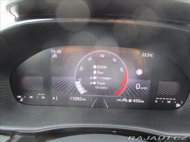 Škoda Fabia 1,0 i 85kw Radar,Led svět 2024