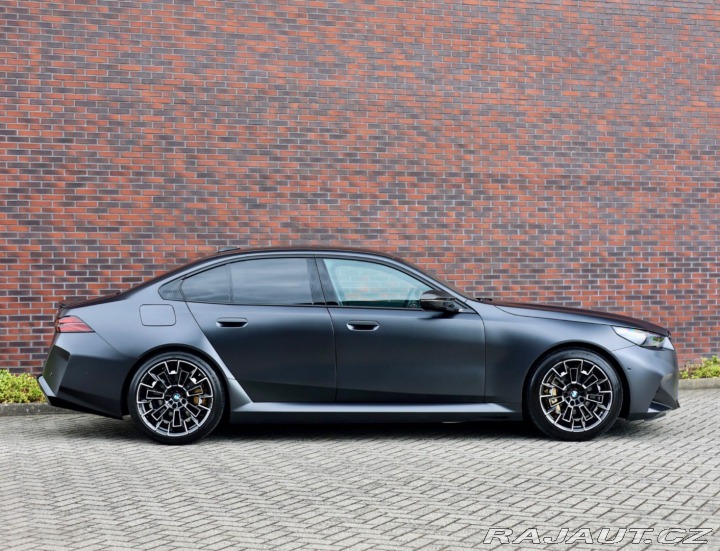 BMW M5 xdrive eHybrid | Frozen 2025