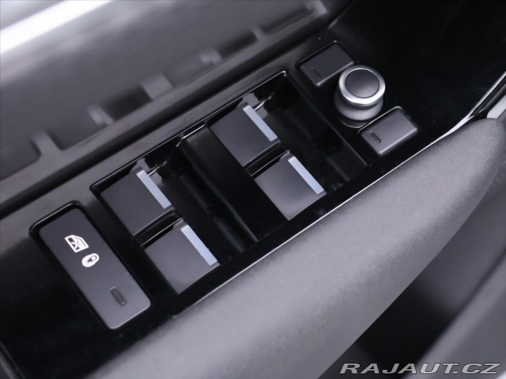 Land Rover Range Rover Velar 2,0 D180 AWD Aut. LED KŮŽ 2018