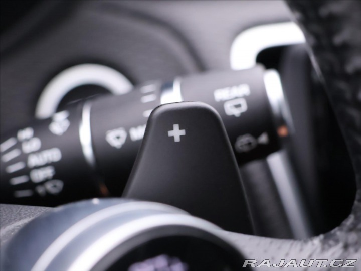 Land Rover Range Rover Velar 2,0 D180 AWD Aut. LED KŮŽ 2018