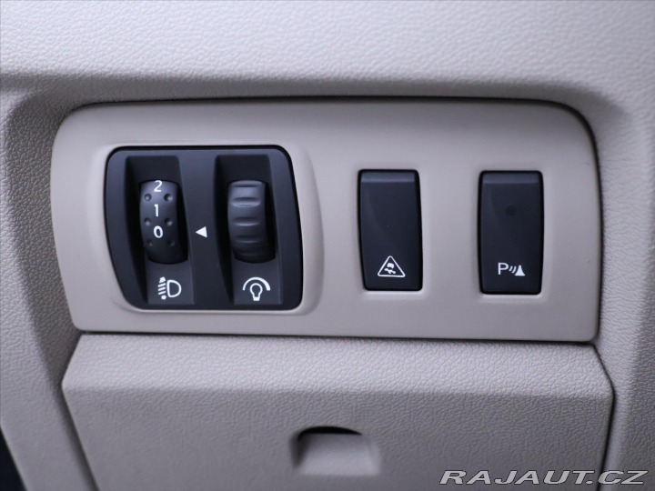 Renault Fluence 1,6 i 81kW CZ Navi Aut.kl 2011