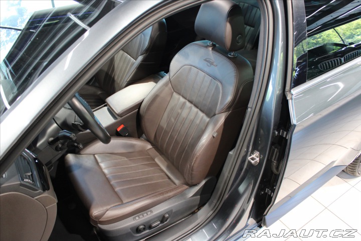 Škoda Superb DSG L&K ACC / Pano / 2019