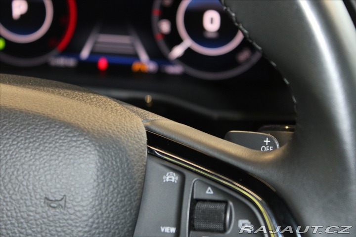Škoda Superb DSG L&K ACC / Pano / 2019