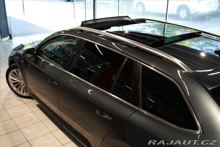 Škoda Superb DSG L&K ACC / Pano / 2019