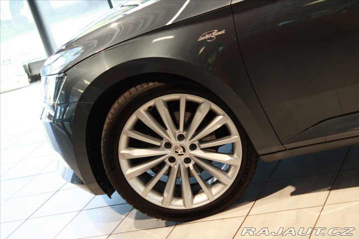 Škoda Superb DSG L&K ACC / Pano / 2019