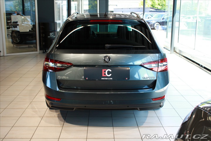 Škoda Superb DSG L&K ACC / Pano / 2019