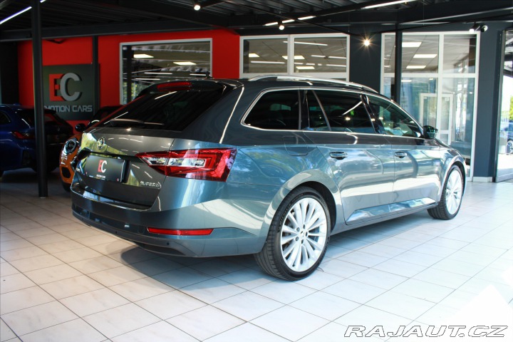 Škoda Superb DSG L&K ACC / Pano / 2019