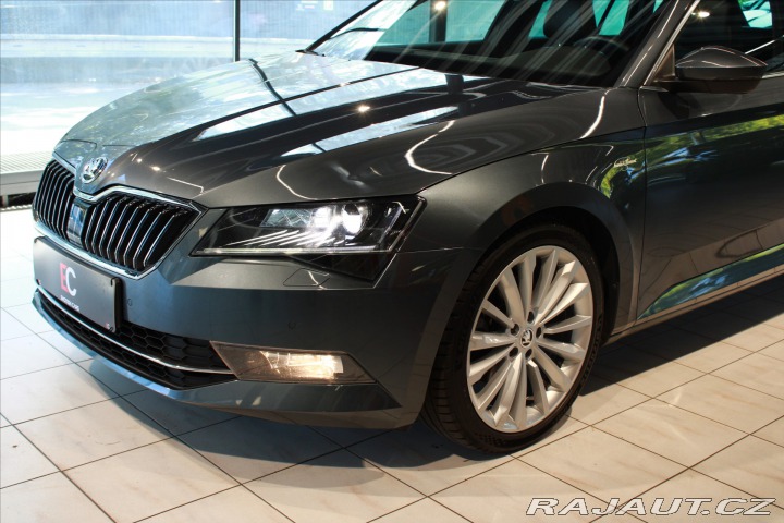 Škoda Superb DSG L&K ACC / Pano / 2019